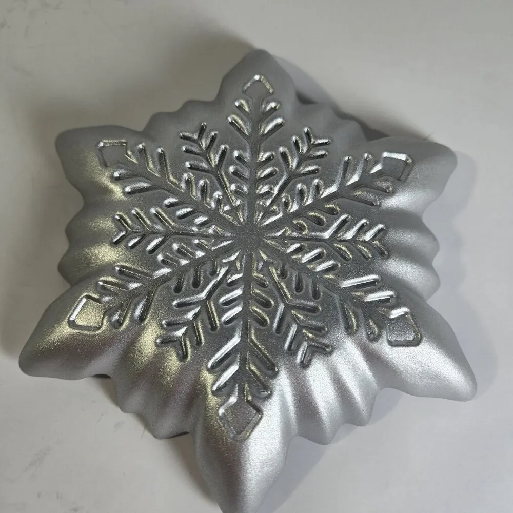 Akcam Turkish Glass Snowflake Dessert Plates Set of 4 Iridescent Pearl 6